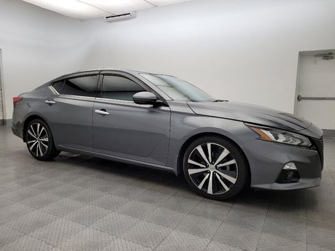 Used 2020 Nissan Altima 2.0 Platinum image 11
