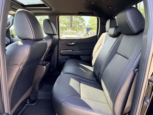 Certified 2022 Toyota Tacoma TRD Sport w/ TRD Premium Sport Package image 17