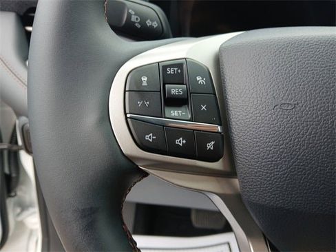 New 2025 Ford Explorer Active image 21