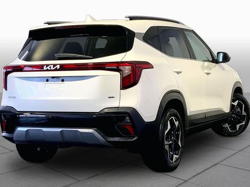 Used 2024 Kia Seltos EX AWD/4WD image 13