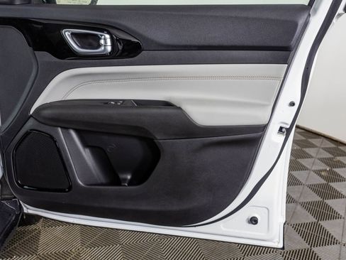 New 2026 Jeep Compass Limited image 43