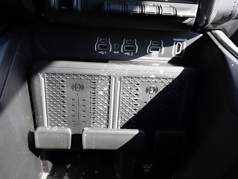 Used 2025 RAM 1500 Limited AWD/4WD image 27