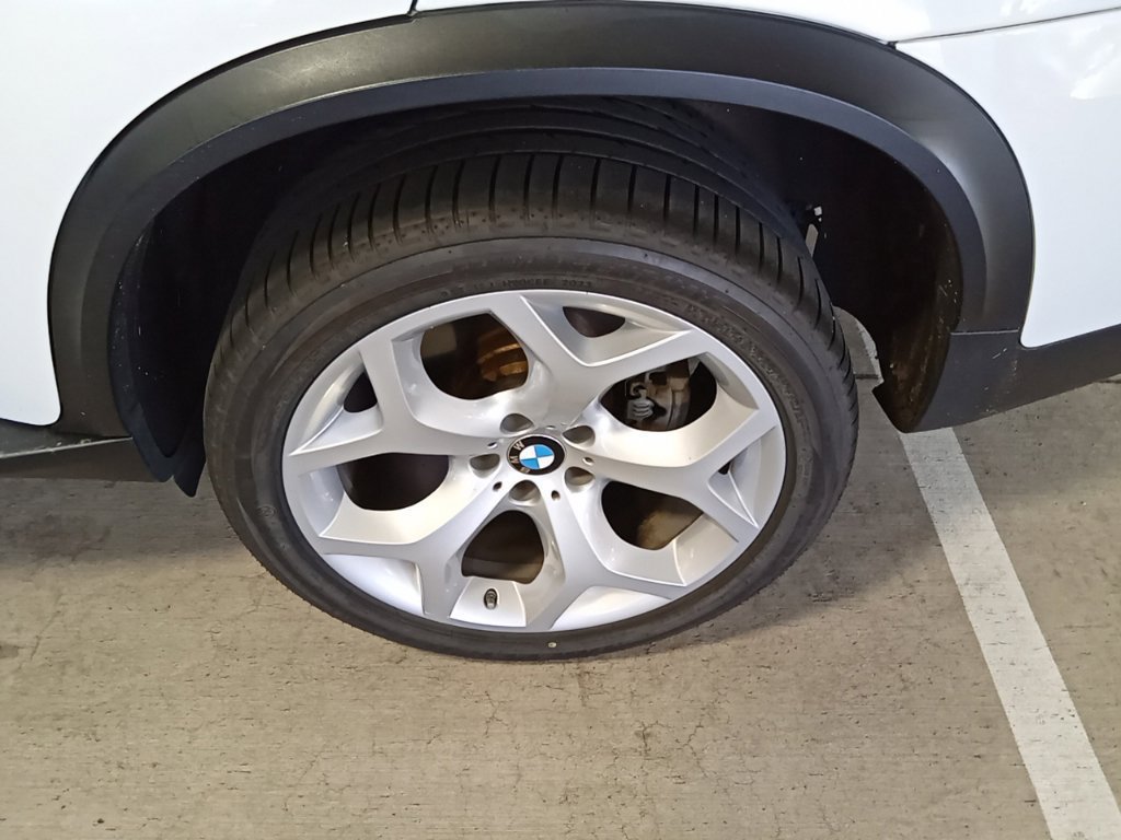 Used 2012 BMW X5 xDrive35d AWD/4WD image 16