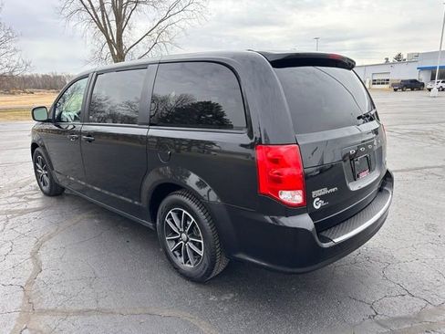 Used 2019 Dodge Grand Caravan GT image 3