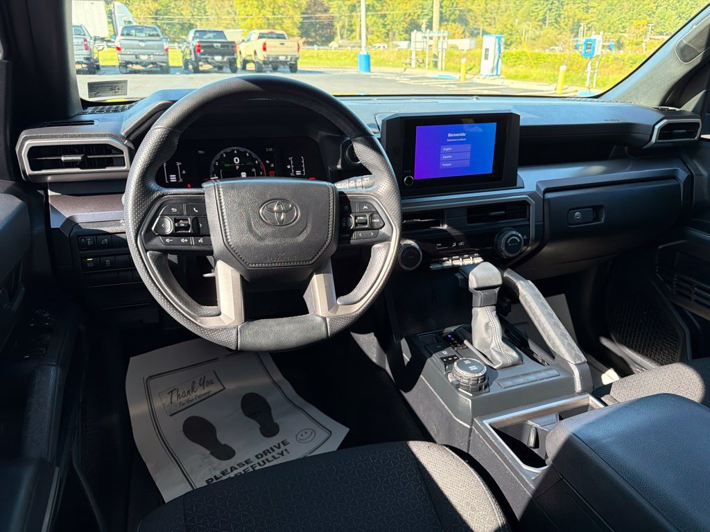 Used 2025 Toyota 4Runner SR5 AWD/4WD image 13