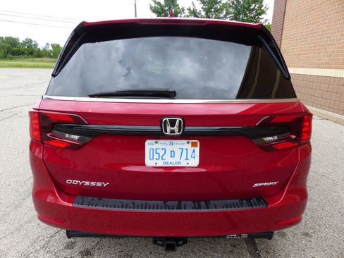 Used 2024 Honda Odyssey Sport image 8