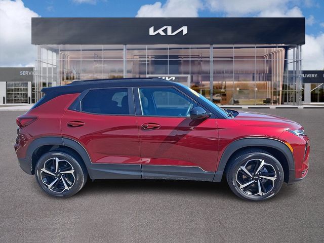 Used 2023 Chevrolet TrailBlazer RS w/ Sun and Liftgate Package FWD image 7