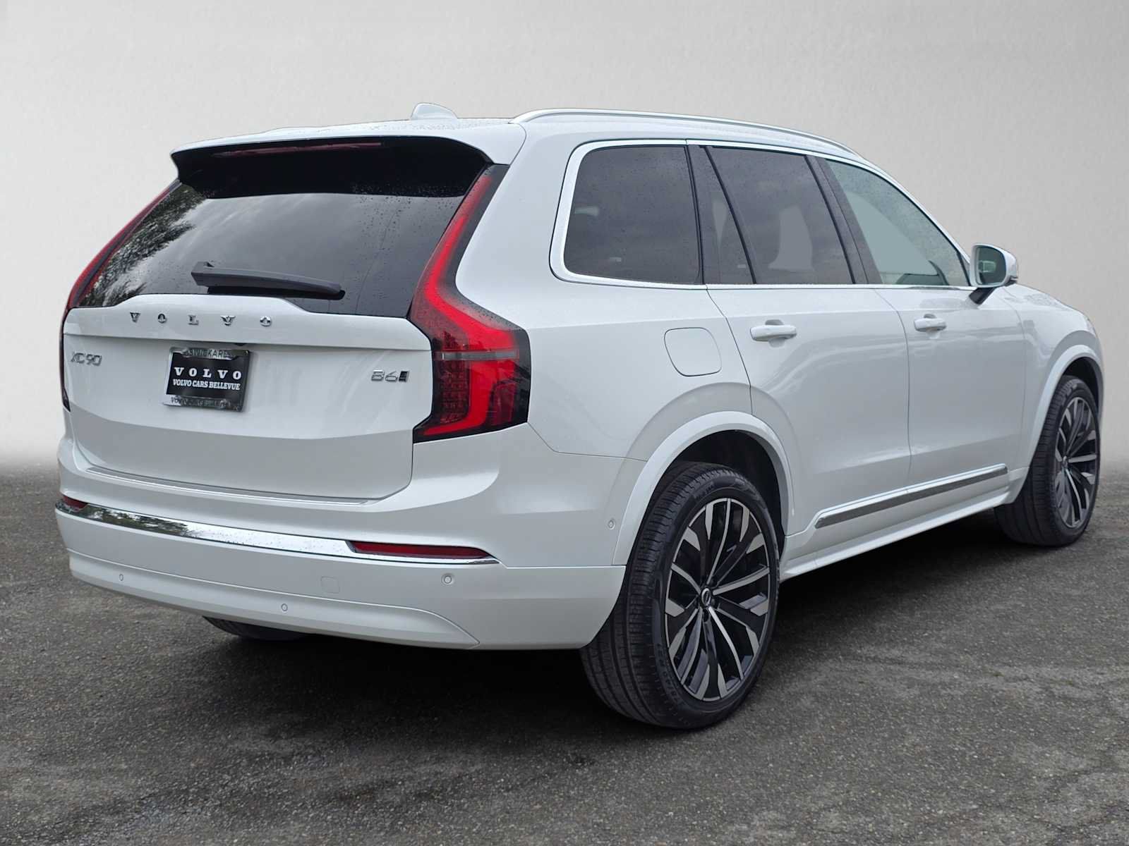 Used 2026 Volvo XC90 B6 Plus w/ Protection Package Premier AWD/4WD image 3
