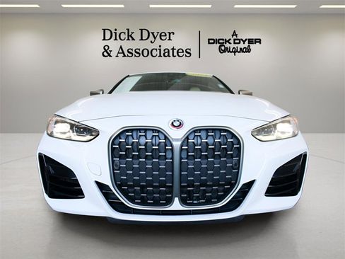 Used 2023 BMW M440i Coupe w/ Premium Package image 10