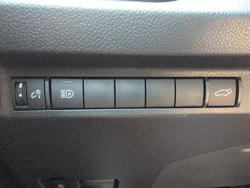Used 2023 Toyota RAV4 XSE AWD/4WD image 37