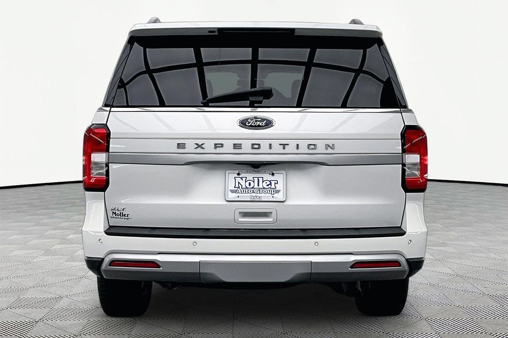 Certified 2024 Ford Expedition XLT AWD/4WD image 4