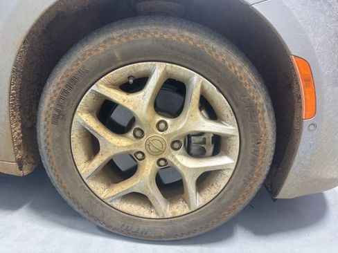 Used 2020 Chrysler Pacifica Touring-L Plus w/ Tire & Wheel Group image 4