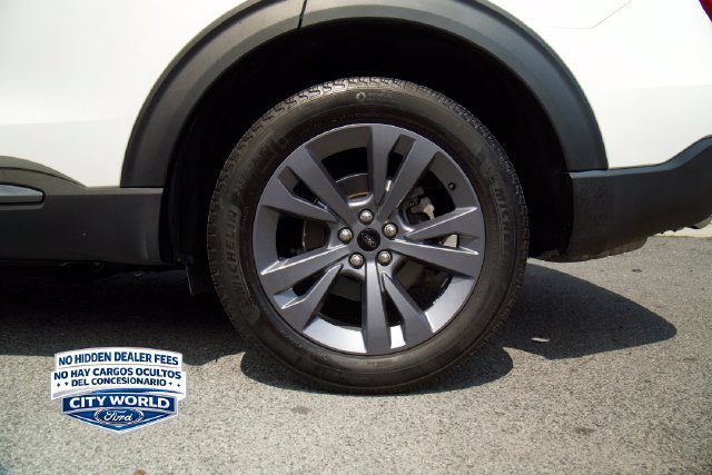 Certified 2023 Ford Explorer XLT w/ Equipment Group 202A AWD/4WD image 5