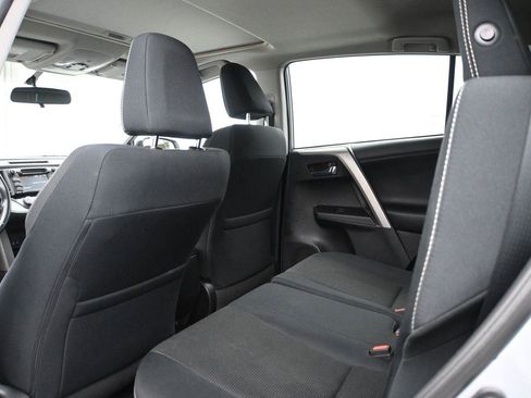 Used 2016 Toyota RAV4 XLE AWD/4WD image 11