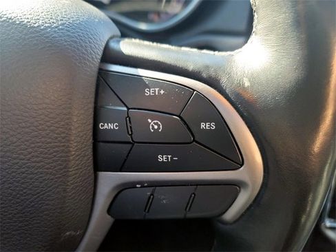 Used 2019 Jeep Grand Cherokee Limited image 21