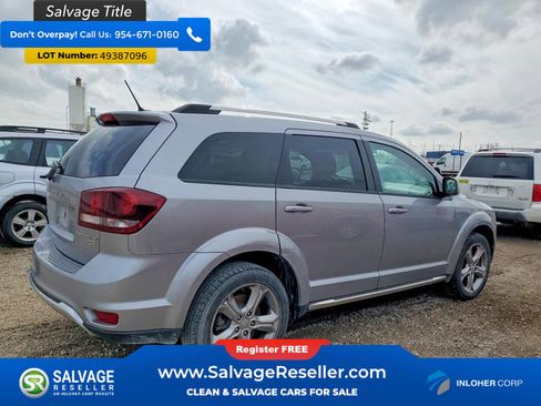 Used 2017 Dodge Journey Crossroad FWD image 4