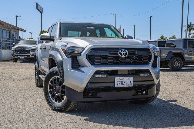 Used 2025 Toyota Tacoma TRD Off-Road AWD/4WD image 1
