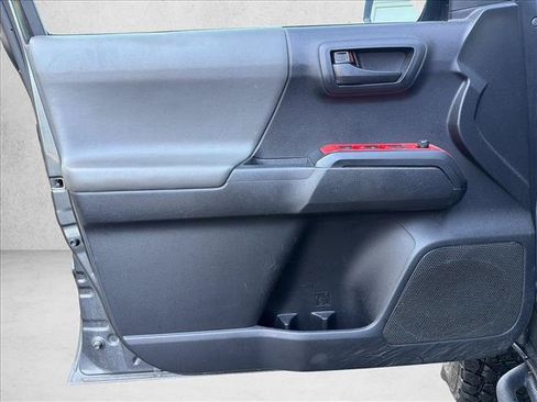 Used 2020 Toyota Tacoma SR AWD/4WD image 10