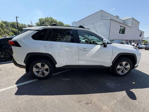 Used 2023 Toyota RAV4 XLE AWD/4WD image 4