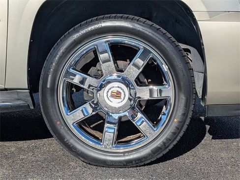 Used 2014 Cadillac Escalade Luxury image 11