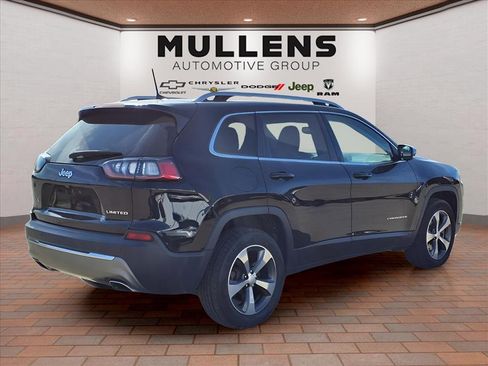 Used 2019 Jeep Cherokee Limited image 5