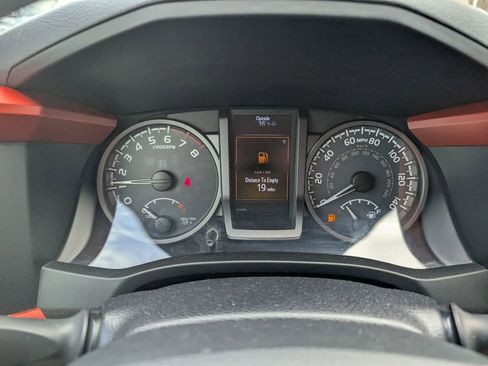 Used 2017 Toyota Tacoma TRD Off-Road image 15