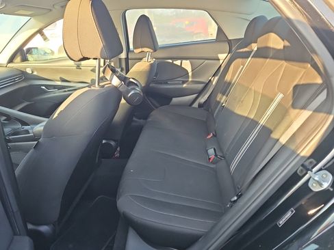 Used 2022 Hyundai Elantra SEL w/ Convenience Package FWD image 15