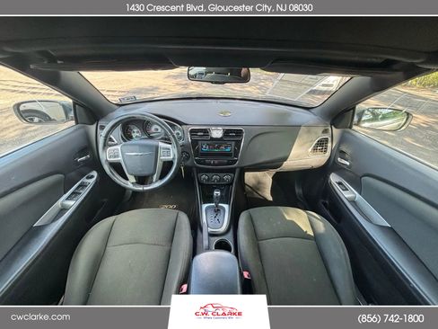 Used 2011 Chrysler 200 Touring image 14