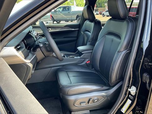 New 2025 Jeep Grand Cherokee L Limited w/ Trailer Tow Package image 9