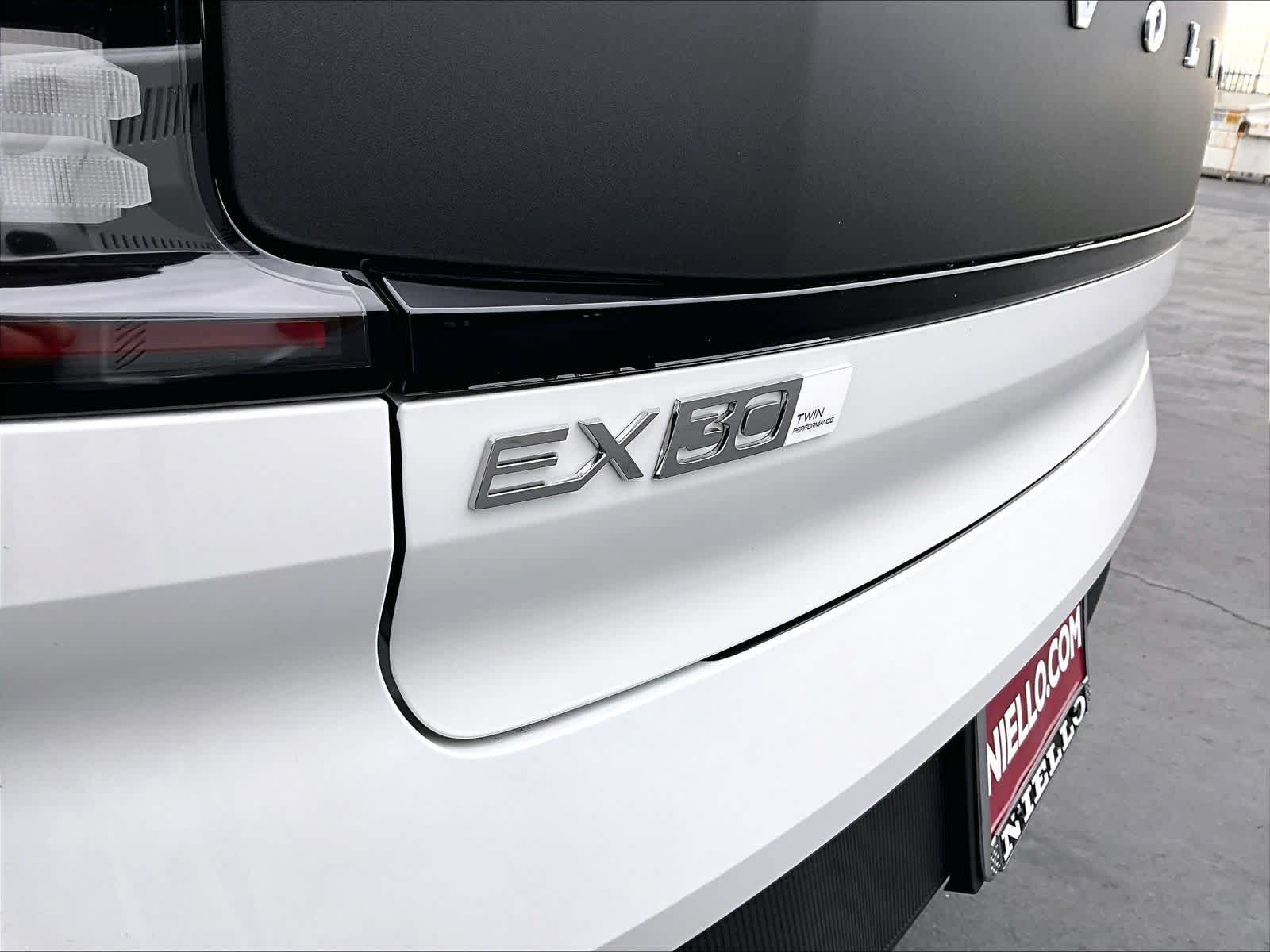 New 2026 Volvo EX30 Cross Country Ultra w/ Protection Package Premier AWD/4WD image 26