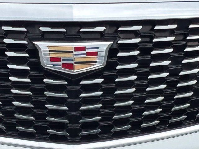 Used 2024 Cadillac XT5 Premium Luxury FWD image 3