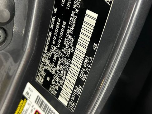 Used 2024 Toyota Highlander XLE image 33