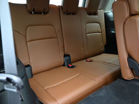 Used 2026 Nissan Pathfinder Platinum w/ Cargo Package FWD image 38