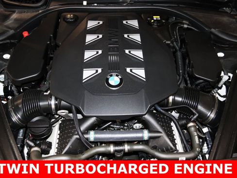 Used 2023 BMW 760i xDrive image 10