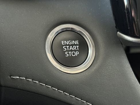 Used 2024 Toyota Highlander Limited image 26