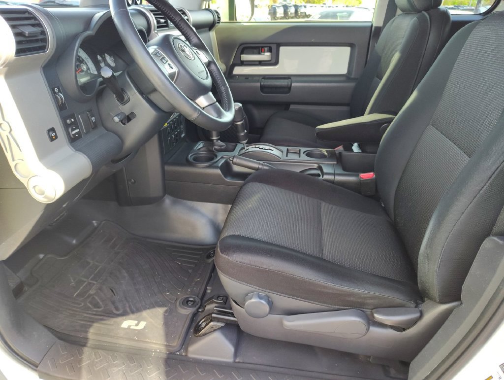 Used 2012 Toyota FJ Cruiser 4WD w/ Upgrade Pkg image 8