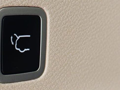 Used 2023 Chrysler Voyager LX image 26