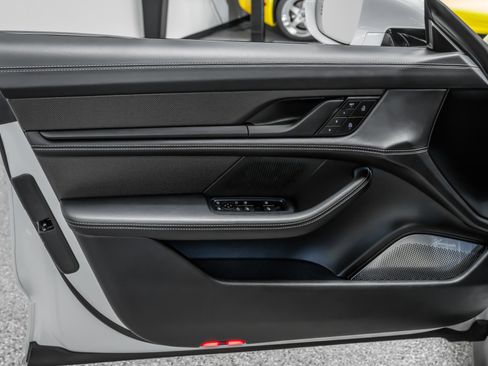 Used 2022 Porsche Taycan Turbo S image 38