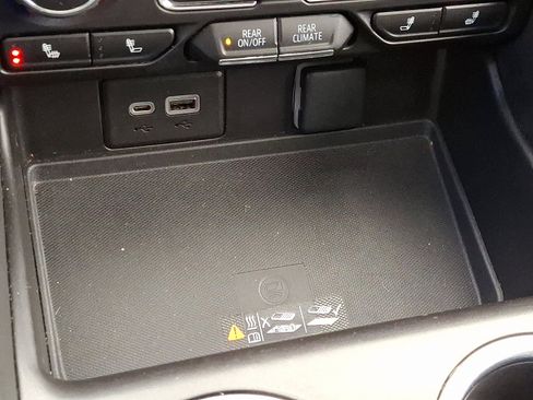 Used 2023 Chevrolet Tahoe LT w/ Luxury Package image 28