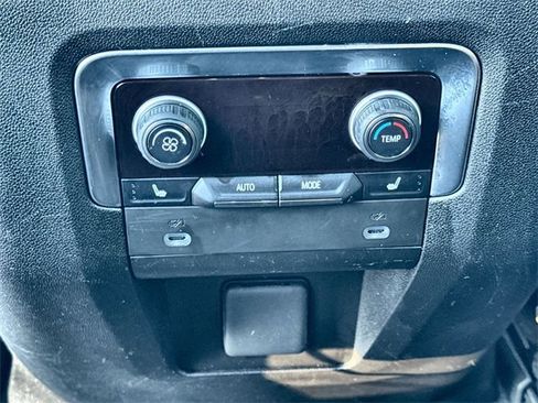 Used 2021 Chevrolet Suburban High Country image 17