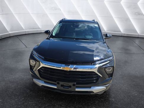 Used 2024 Chevrolet TrailBlazer LT w/ Convenience Package FWD image 2