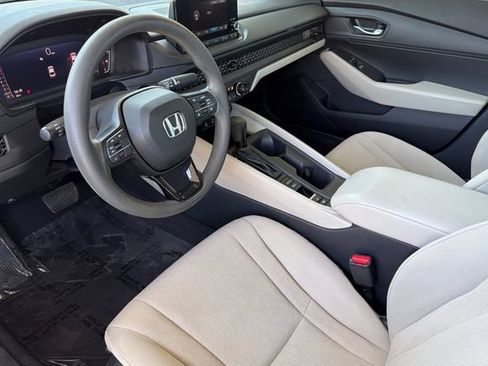 Certified 2023 Honda Accord LX image 11