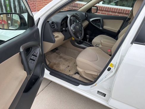 Used 2012 Toyota RAV4 4WD w/ Upgrade Value Pkg image 12