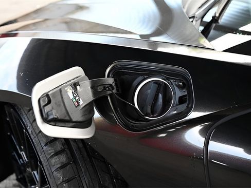 Used 2019 BMW i8 Roadster image 17