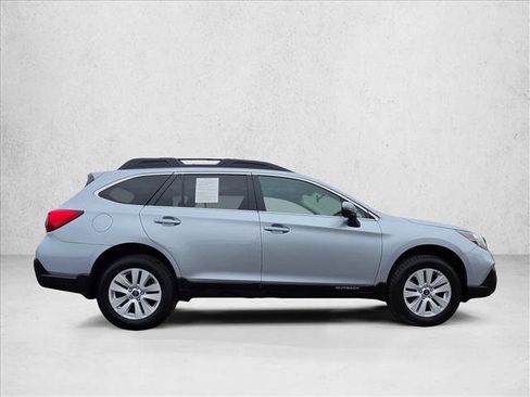Used 2019 Subaru Outback 2.5i Premium w/ Popular Package #2 AWD/4WD image 6