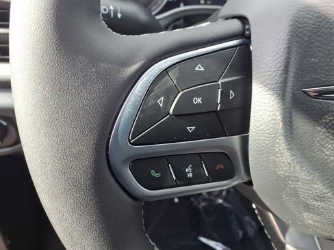 New 2026 Chrysler Pacifica Select image 8