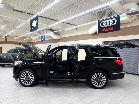 Used 2019 Lincoln Navigator Reserve w/ Cargo Package image 14