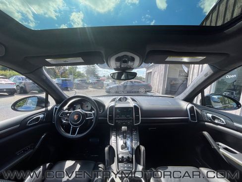 Used 2016 Porsche Cayenne Turbo S image 24