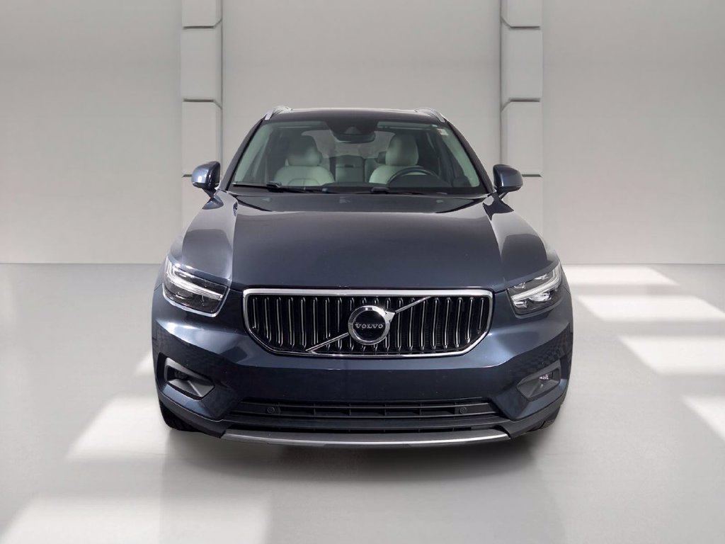 Used 2022 Volvo XC40 T4 Inscription FWD image 3