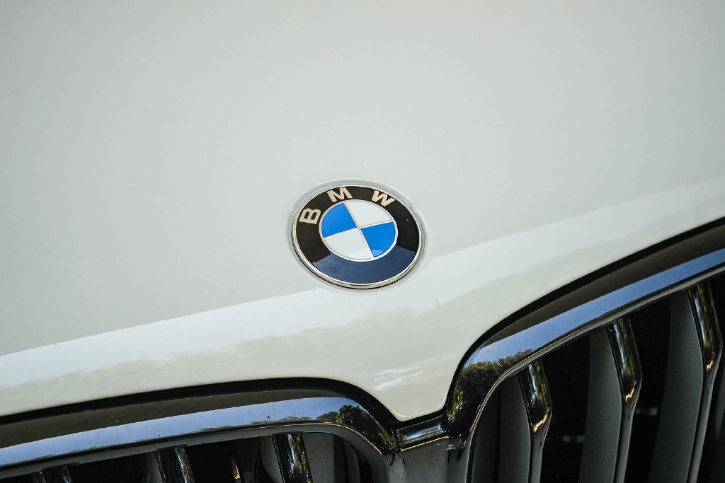 Used 2022 BMW X6 M50i w/ Executive Package AWD/4WD image 9